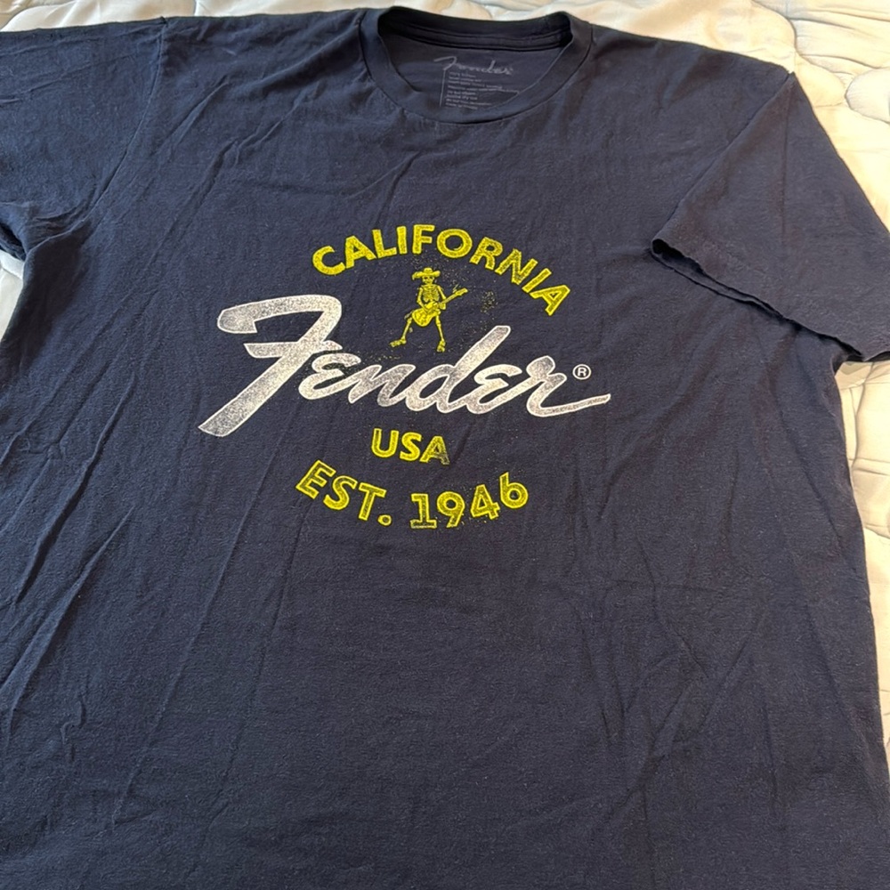 Men’s XL California Fender Skeleton Tee NWOT